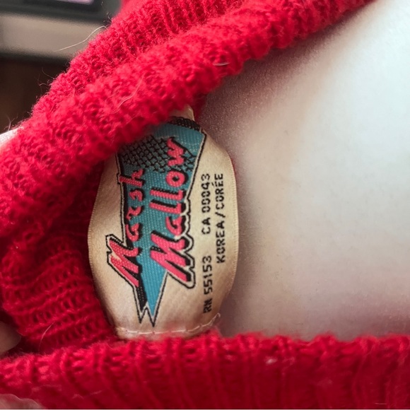 Vintage red jumper with leaf detailing - Picture 5 of 5